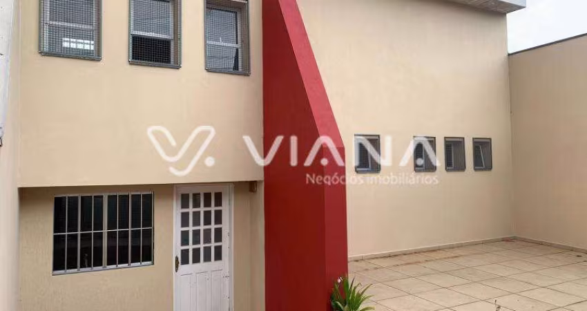 Sobrado com 5 Dormitórios à Venda no Bairro Vila Assunção em Santo André.
