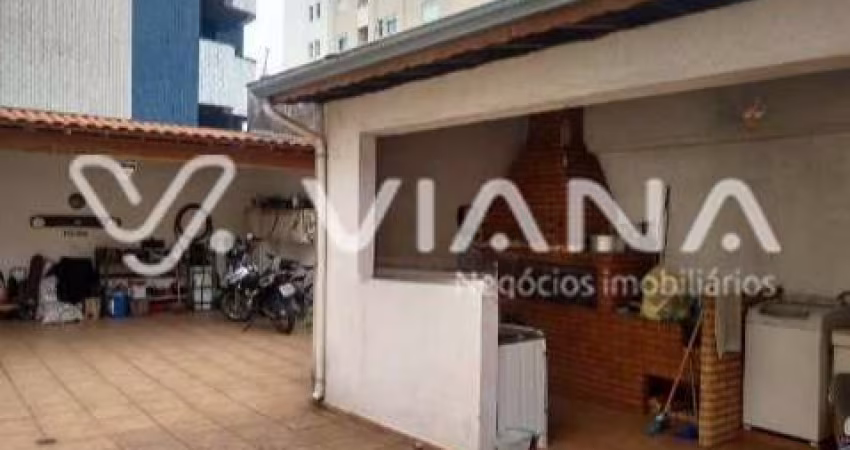 Sobrado com 3 Quartos para Venda ou Locação no Bairro Santa Paula em  São Caetano do Sul