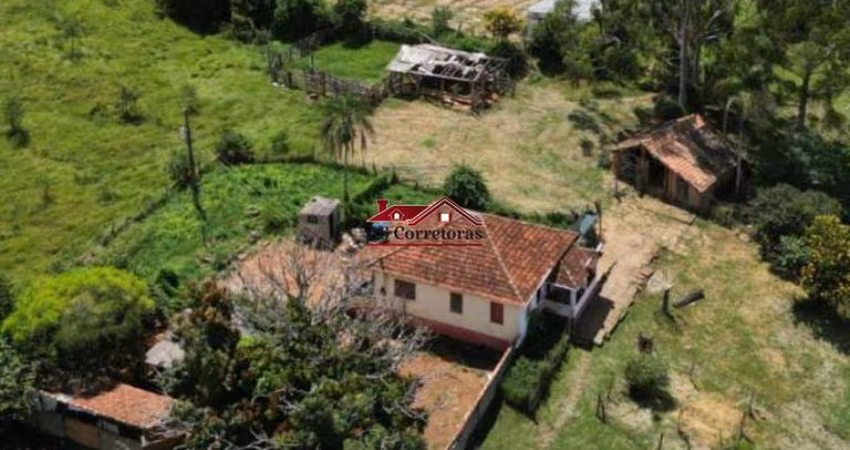Fazenda de luxo à venda em Alfenas-MG: 4 quartos, 1 suíte, 1 sala, 3 banheiros, 7.200 m² de área.