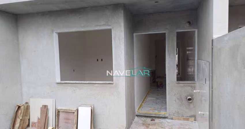 Casa com 2 dormitórios à venda, 56 m² por R$ 399.000,00 - Gravatá - Navegantes/SC