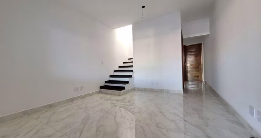SOBRADO  NOVO COM FINO ACABAMENTO NA REGIÃO DA VILA MARARI.