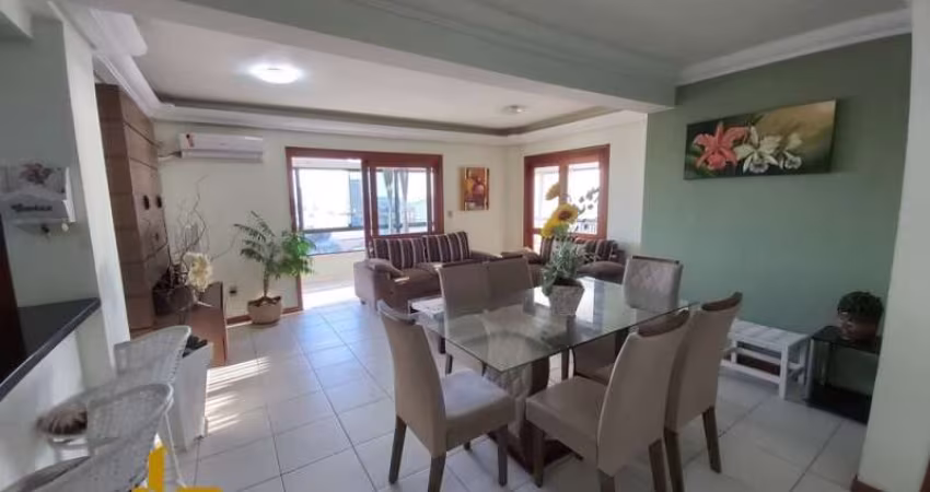 Apartamento 3 Dormitórios à venda no Bairro Centro com 135 m² de área privativa - 1 vaga de garagem