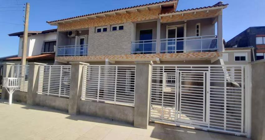 Casa 4 Dormitórios à venda no Bairro Zona Nova com 249 m² de área privativa - 3 vagas de garagem