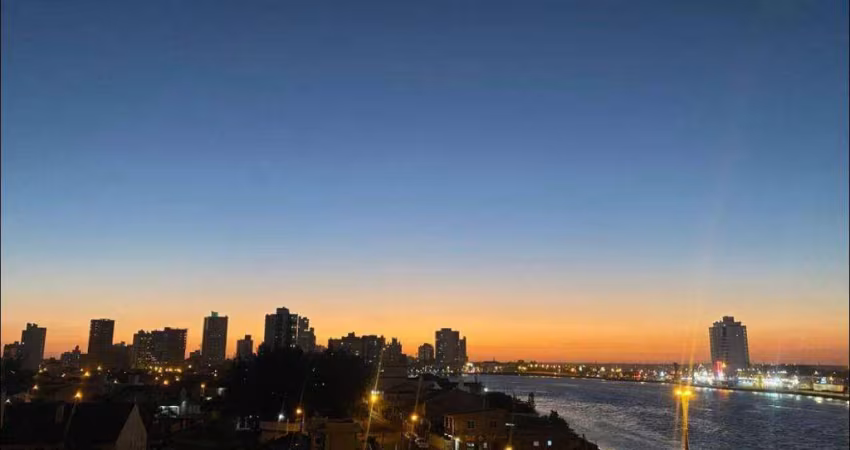 Apartamento 3 Dormitórios à venda no Bairro Barra com 130 m² de área privativa - 1 vaga de garagem