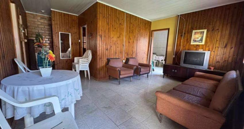 Casa 3 Dormitórios à venda no Bairro Barra com 100 m² de área privativa - 1 vaga de garagem