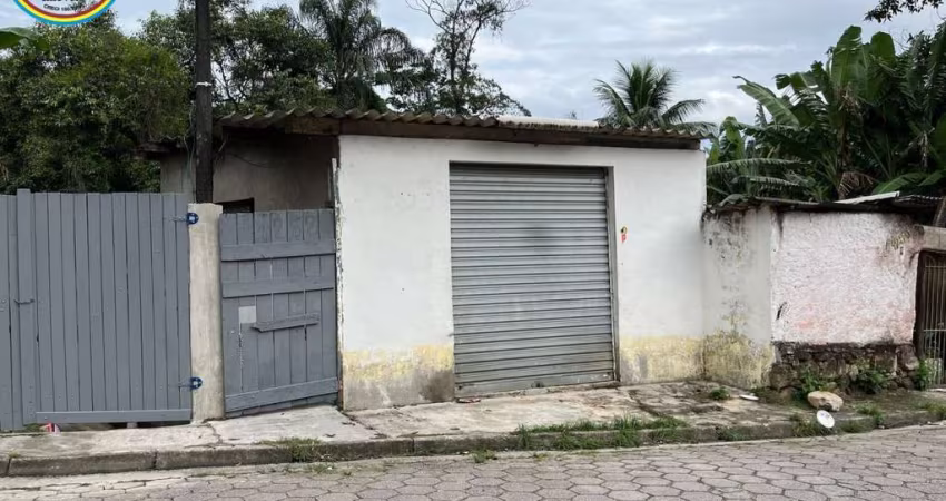 Casa para Venda em Caraguatatuba, Rio do Ouro, 3 dormitórios, 1 banheiro, 4 vagas