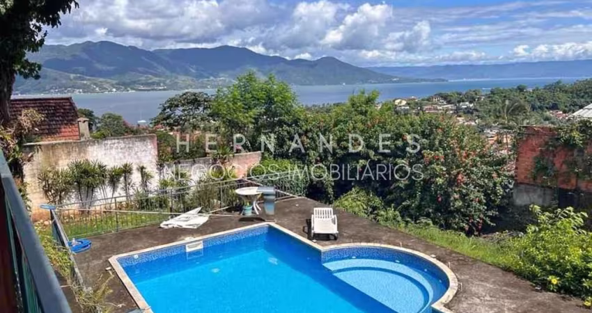 Casa à venda em Ilhabela no Morro da Cruz