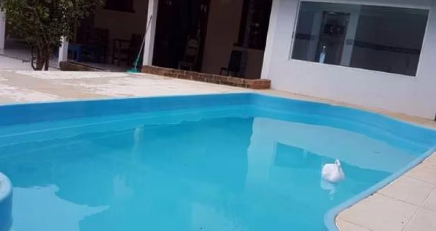 CASA EM CONDOMINIO