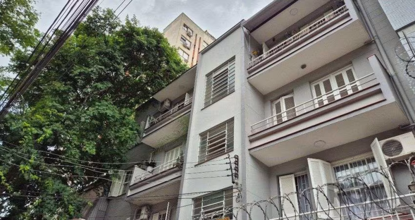 02 Dormitórios, térreo com pátio