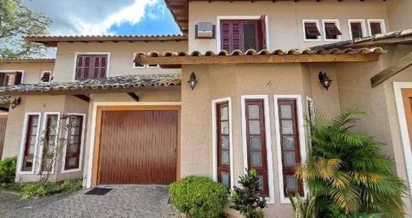 Casa Condominio em Porto Alegre, no bairro Ipanema, com 3 dormitório(s), e 3 ban