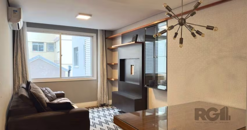APARTAMENTO 2 DORMITÓRIOS SEMIMOBILIADO E REFORMADO NO CENTRO HISTÓRICO