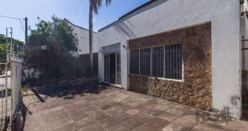 Casa 3 dormitórios no bairro Passo da Areia