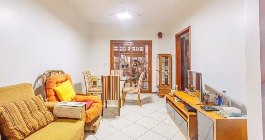 Casa 160m² - 3 dormitórios, 1 suíte, churrasqueira, terraço e 2 vagas de garagem