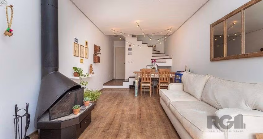 Casa em condomínio de 109m² - 3 dormitórios, 1 suíte e 1 vaga no bairro Teresópo