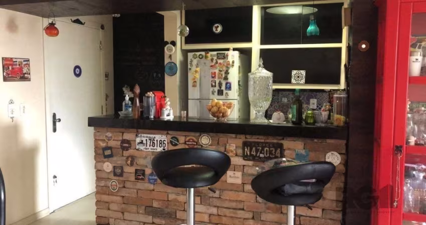 Excelente apartamento 2 quartos, suite e garagem na Cidade Baixa!