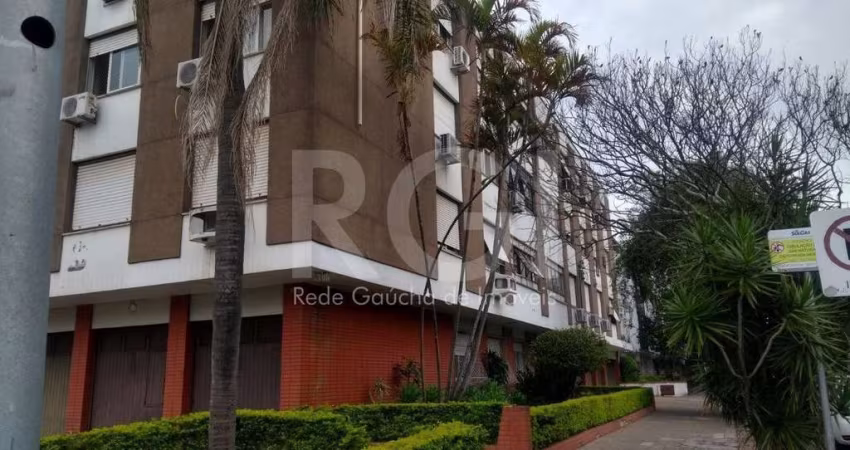 Apartamento  2 quartos, dependência completa e garagem!