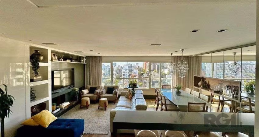 Vende-se luxuoso apartamento com 3 suítes, 2 vagas, lareira no bairro Rio Branco