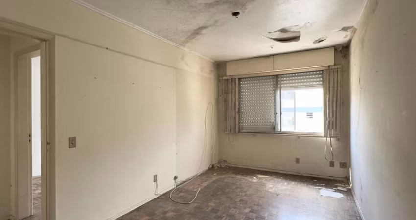 APARTAMENTO 1 DORMITÓRIO AMPLO, COM POTENCIAL PARA REFORMA