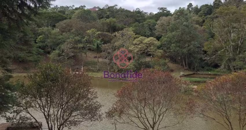 Rancho com 2 dormitórios à venda, 120 m² por R$ 1.015.000,00 - Condomínio Portal das Rosas - Atibaia/SP