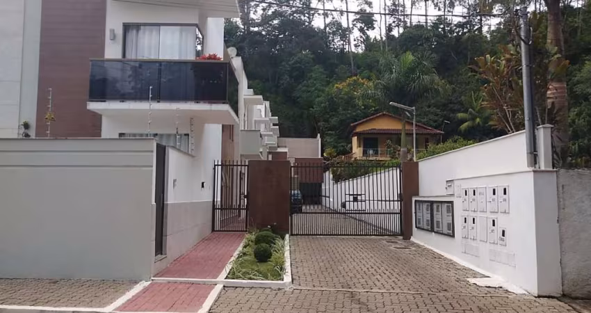Casa 3 quarto(s) para Venda no bairro Aeroporto em Juiz de Fora - MG