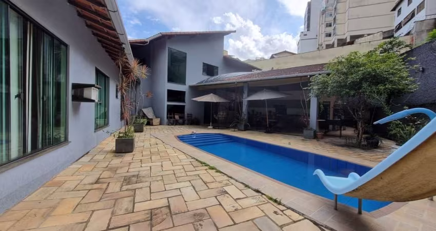 Casa 6 quartos - Jardim Laranjeiras