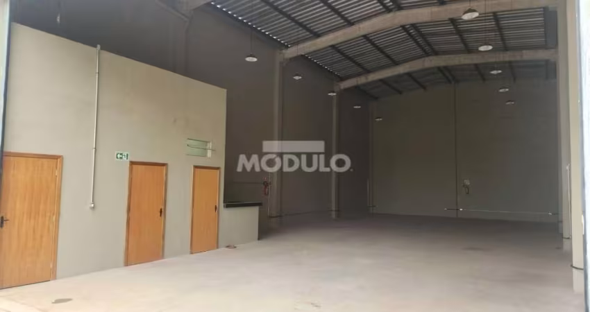 Galpão comercial para locação no Jardim Canaã