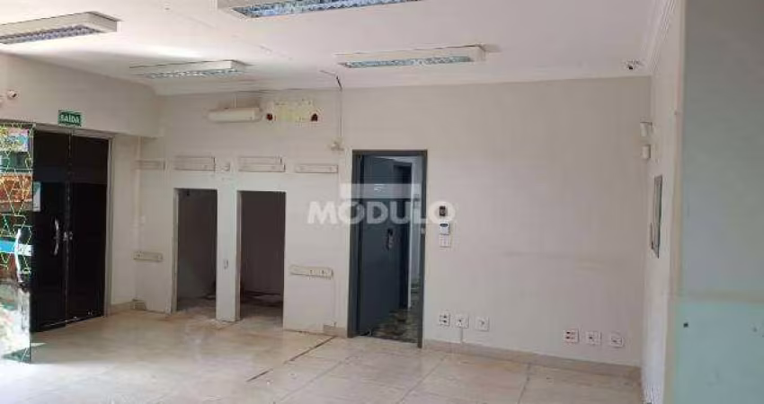 Loja comercial para locação, bairro Santa Rosa