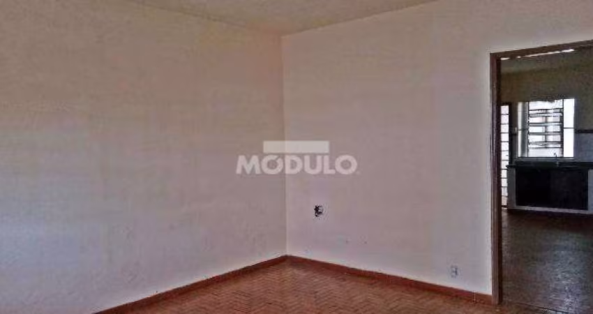 Casa residencial para locação, bairro Cazeca