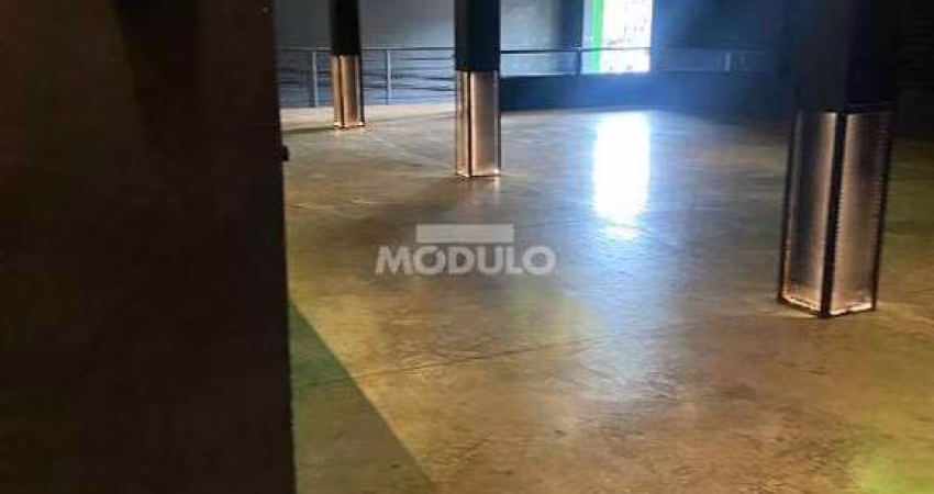 Loja comercial para locação, bairro Saraiva