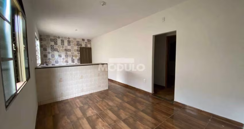 CASA RESIDENCIAL à venda, 3 quartos, 1 suíte, 1 vaga, Segismundo Pereira - Uberlândia/MG
