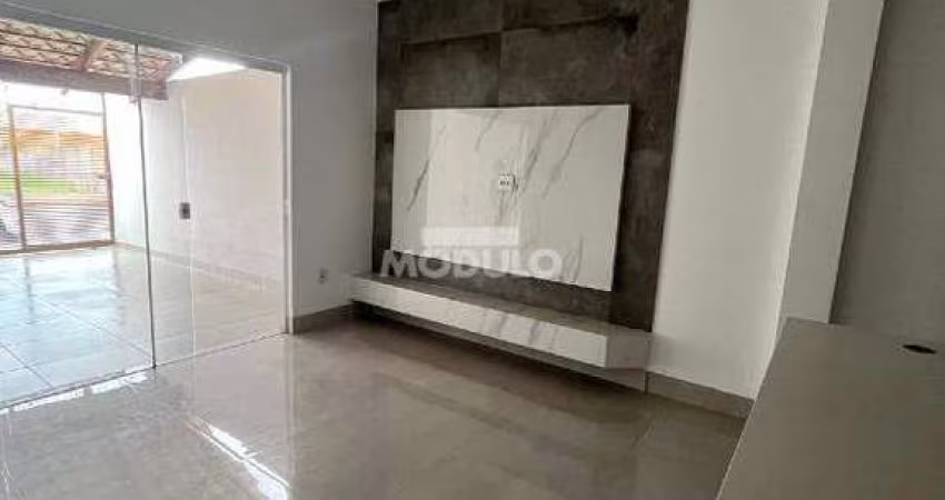 Excelente Casa com Fino Acabamento Novo Mundo