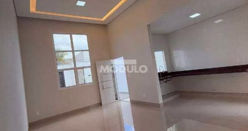 CASA RESIDENCIAL à venda, 3 quartos, 1 suíte, 2 vagas de garagem, no Bairro Segismundo Pereira
