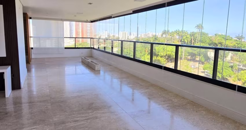 Apartamento a venda em Ondina 4 suítes vista mar reformado no Saint Michel