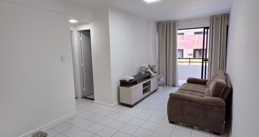 Apartamento a venda no costa azul com 2 quartos varanda e armários