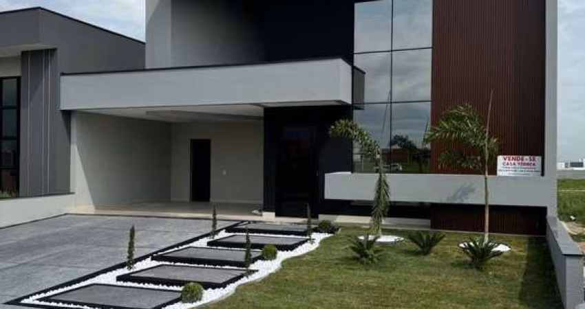 Luxuosa Casa em Condomínio à Venda em Indaiatuba-SP  Jardim Res. Dona Maria Candida  3 Quartos, 1 Suíte, 2 Salas, 3 Banheiros, 4 Vagas, 200m².