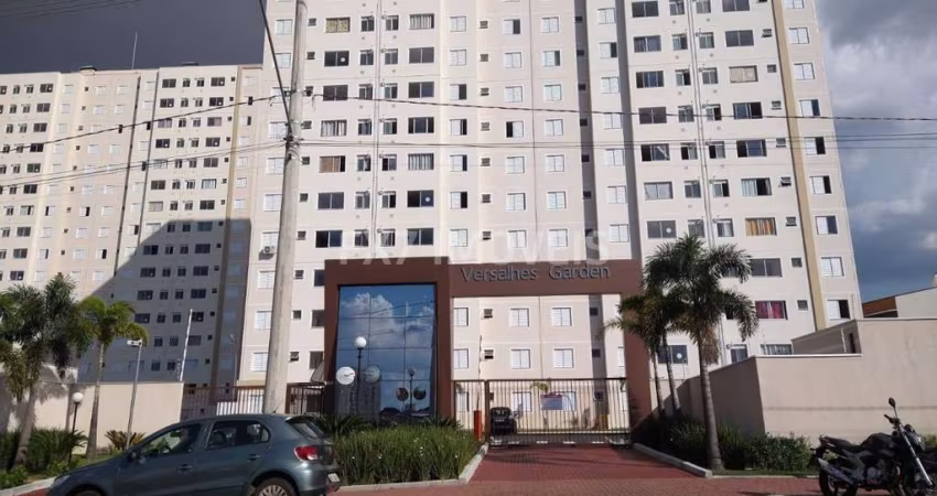 Apartamento no Condomínio Versalhes Garden a venda na Vila Industrial 2 quartos