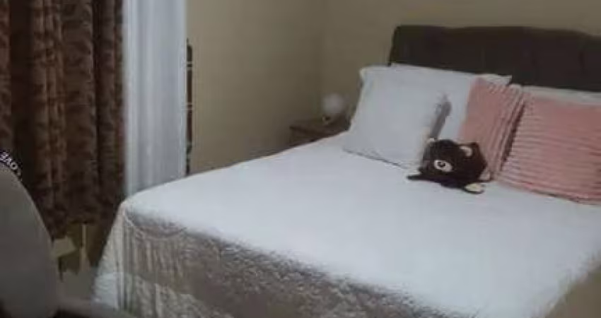 Vende-se apartamento em prédio de 3 andares na Ponta da Praia com 3 dormitórios e uma vaga