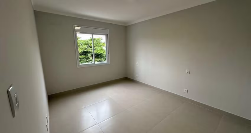 Vende-se apto de 2 dorm sendo 1 suite com sacada/sala/wc/cozinha/vaga