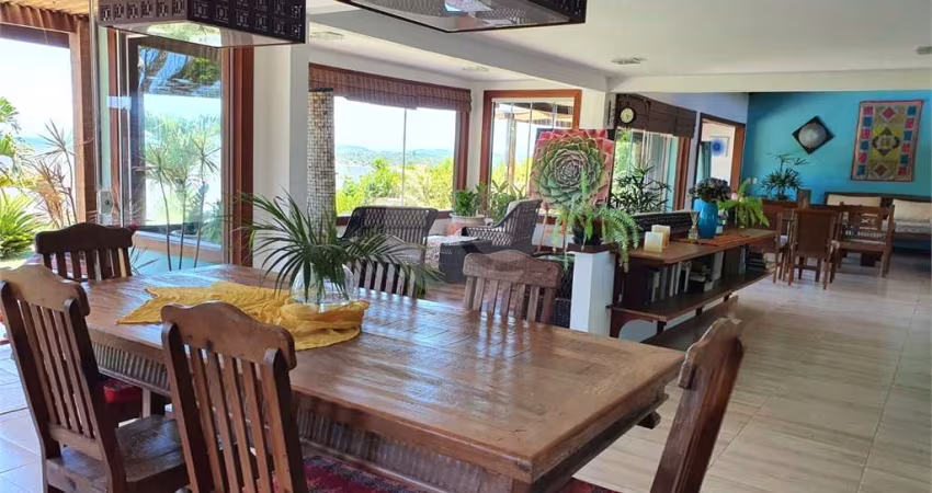 Casa com 4 quartos para locação em Praia Rasa - RJ