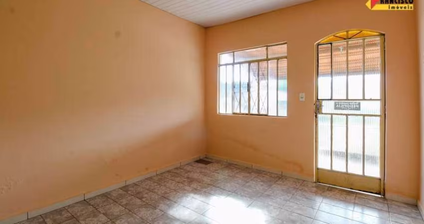 Casa à venda, 2 quartos, 1 vaga, São Judas - Divinópolis/MG