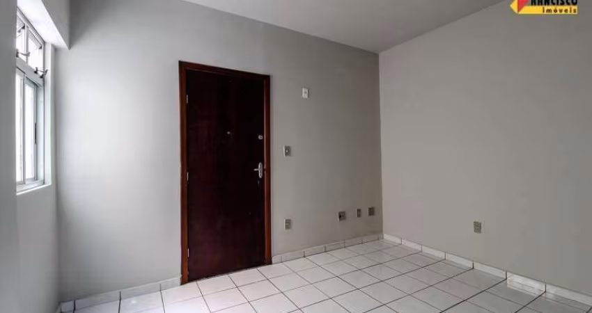 Apartamento para aluguel, 2 quartos, 1 suíte, 1 vaga, Centro - Divinópolis/MG