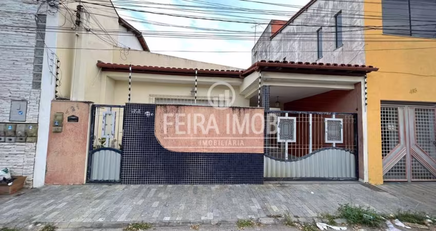 Casa próximo Av. Maria Quitéria e ao centro da cidade de Feira de Santana