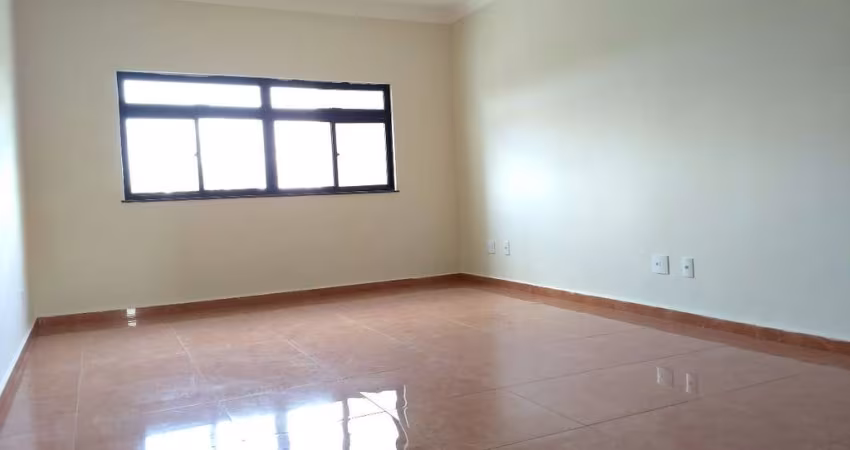 Apartamento Espaçoso à Venda em São Sebastião - 3 Quartos, 1 Suíte, 100m² - Conselheiro Lafaiete-MG