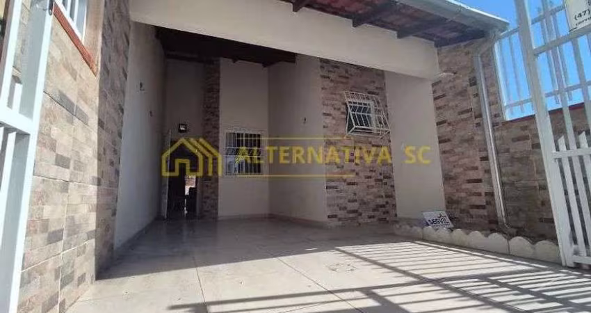 Casa à venda com 02 quartos sendo 01 suíte em Itacolomi - Balneário Piçarras - SC
