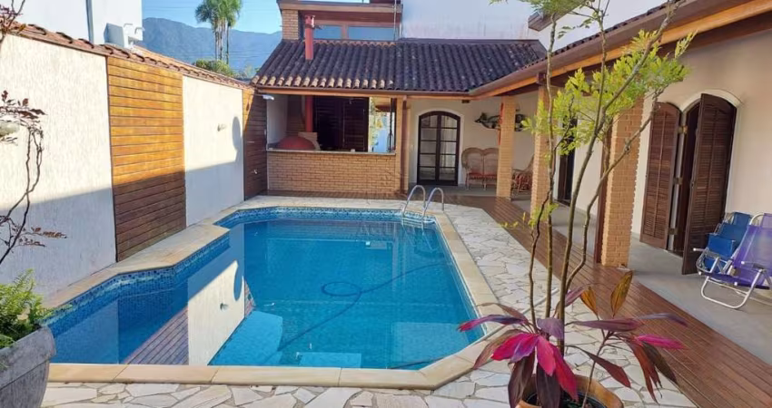 Casa a venda em condomínio no Horto com 4 suítes