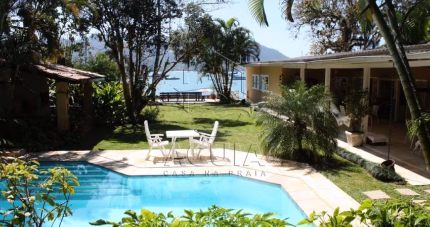 Casa pé na areia na Praia Saco da Ribeira em Ubatuba!