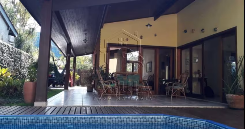 Ótima Casa em condomínio Fechado para Aluguel de temporada na Praia do Lázaro em Ubatuba !!!!
