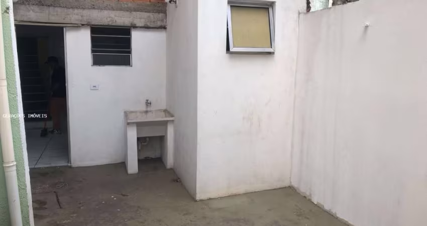Casa para Locação em Osasco, JARDIM ELVIRA, 1 dormitório, 1 banheiro