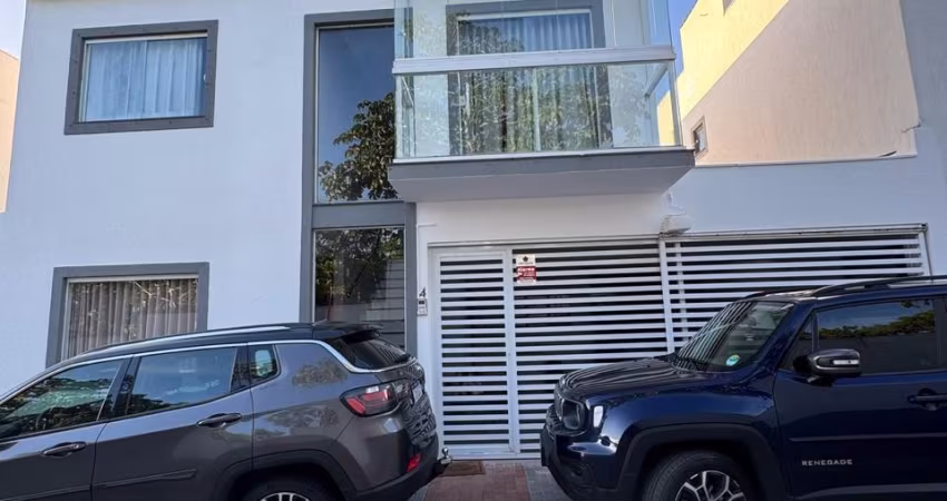 Linda casa em Lauro de Freitas condomínio fechada