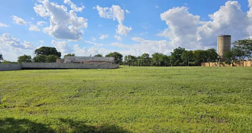 Terreno de 1.500m² à venda em condomínio - Fazenda Santa Maria